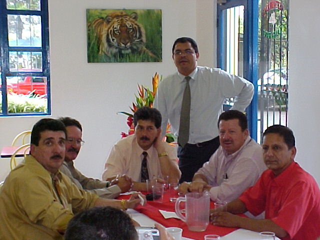 Mas que una Placa 27