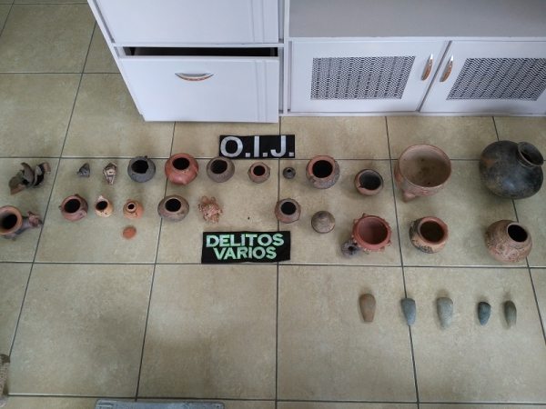 OIJ Sección Delitos Varios: Agentes allanaron una casa en Naranjo y decomisaron piezas arqueológicas precolombinas.