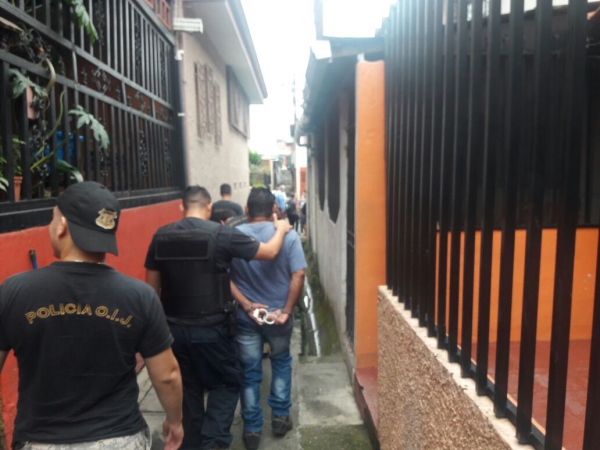 OIJ Delegación Regional de Limón: Sospechoso de estafa fue detenido esta mañana por agentes judiciales.
