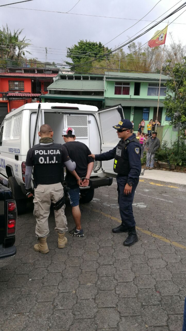OIJ Delegación Regional de Heredia: Dos hombres fueron detenidos como sospechosos de Venta de droga.