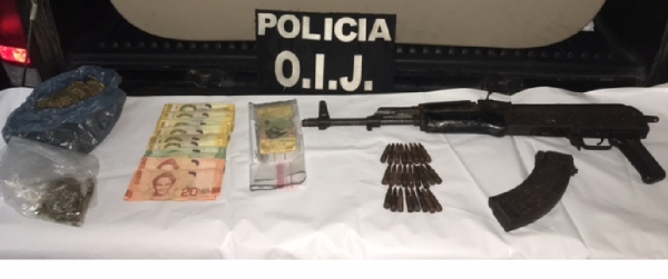 Subdelegación Regional de Siquirres: Detenidos una mujer y tres hombres sospechosos de transportar droga.